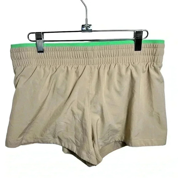 Fabletics women’s beige and green mid rise running shorts size medium - Picture 4 of 8